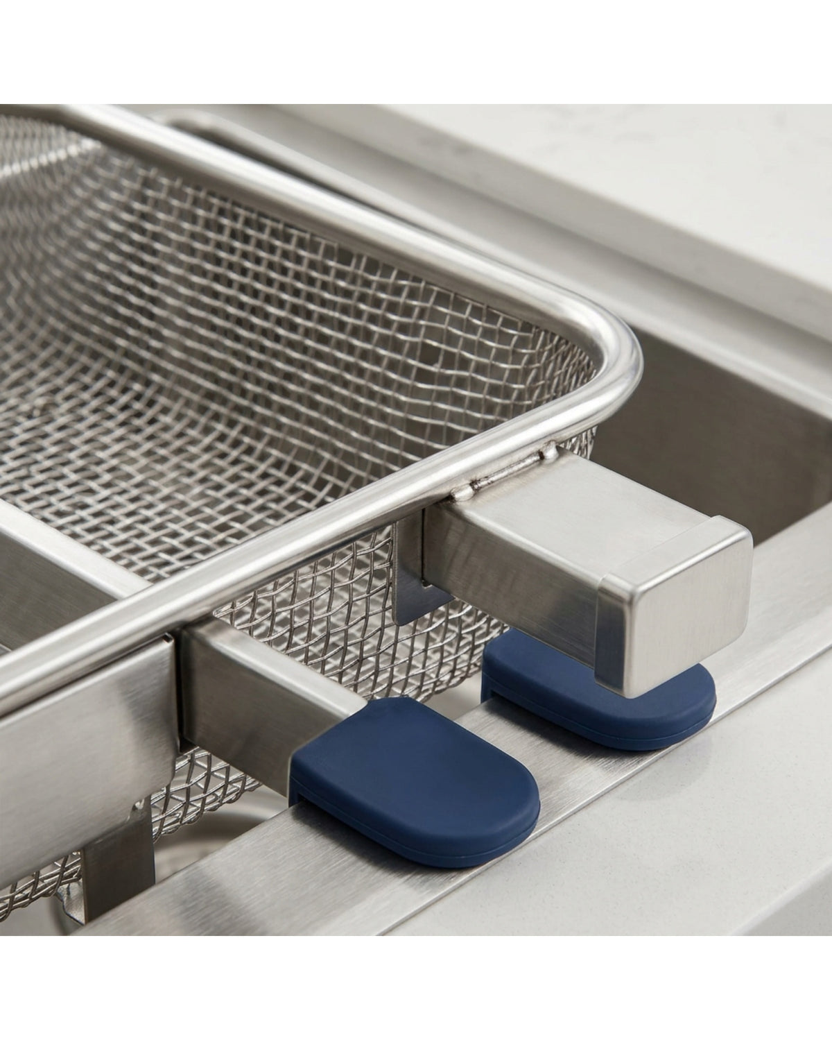 Pndkv Expandable Over Sink Mesh Draining Basket 39-58 cm Navy Grips - Detail view